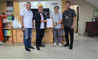 Adrian Pantau Proses Produksi Formulir Model C Hasil KWK Pilkada di PT. Solo Murni