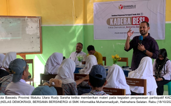 Sosialisasi KADERA BESI, Rusly Paparkan Pengawasan Partisipatif di SMK Informatika Muhammadiyah Bacan