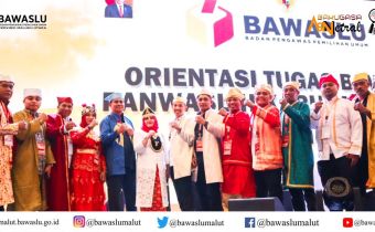 Gunakan Pakaian Adat, 1.912 Anggota Bawaslu Kabupaten/Kota Dilantik